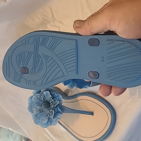 Blue flower thongs - Picture 2 of 5